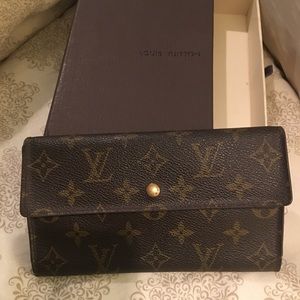 Authentic Vintage Louis Vuitton Sarah Wallet